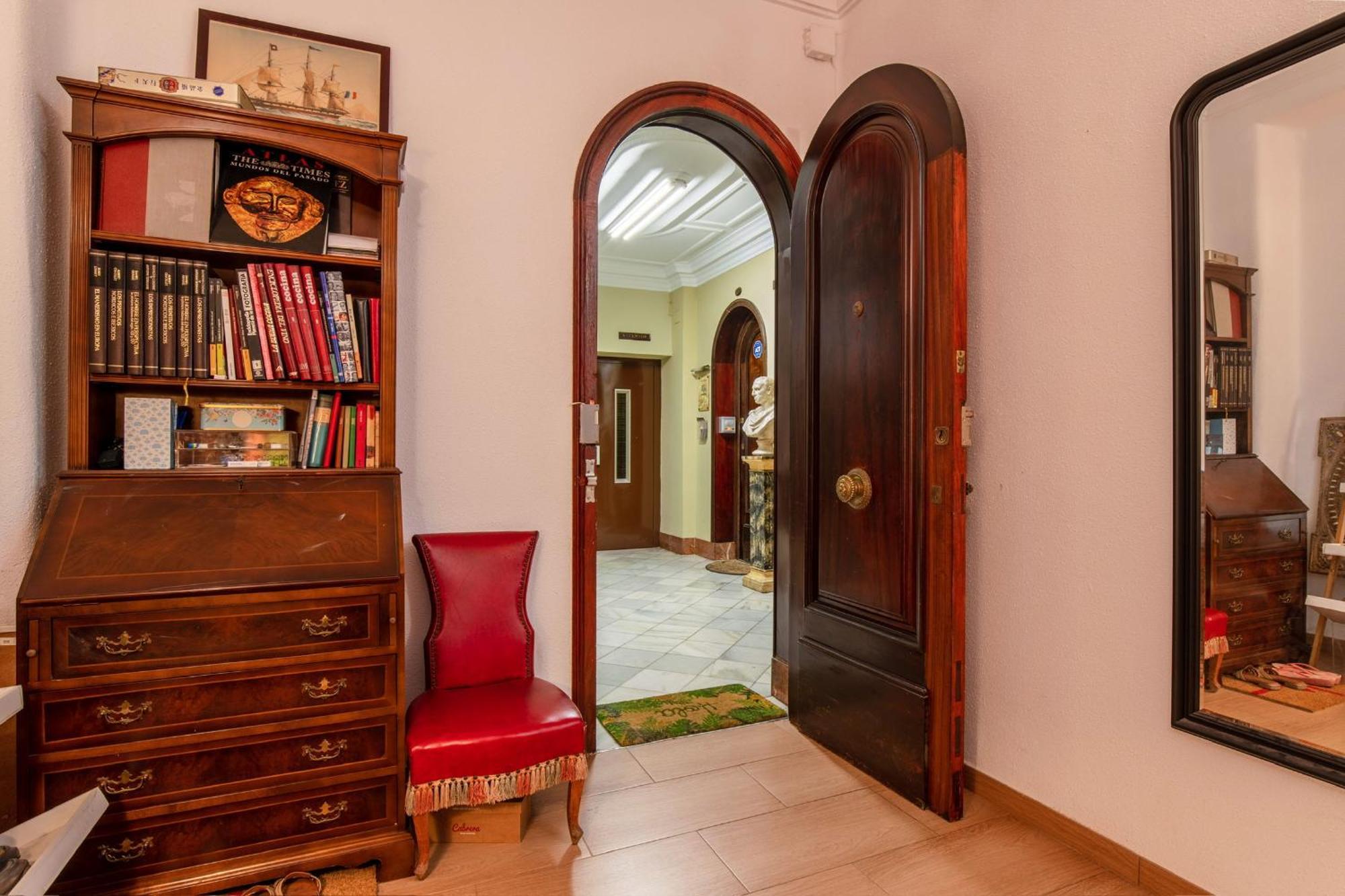 Mirador 5 Del Mercado Central - Habitacion Con Bano Privado En El Centro De La Ciudad Vella Валенсия Экстерьер фото
